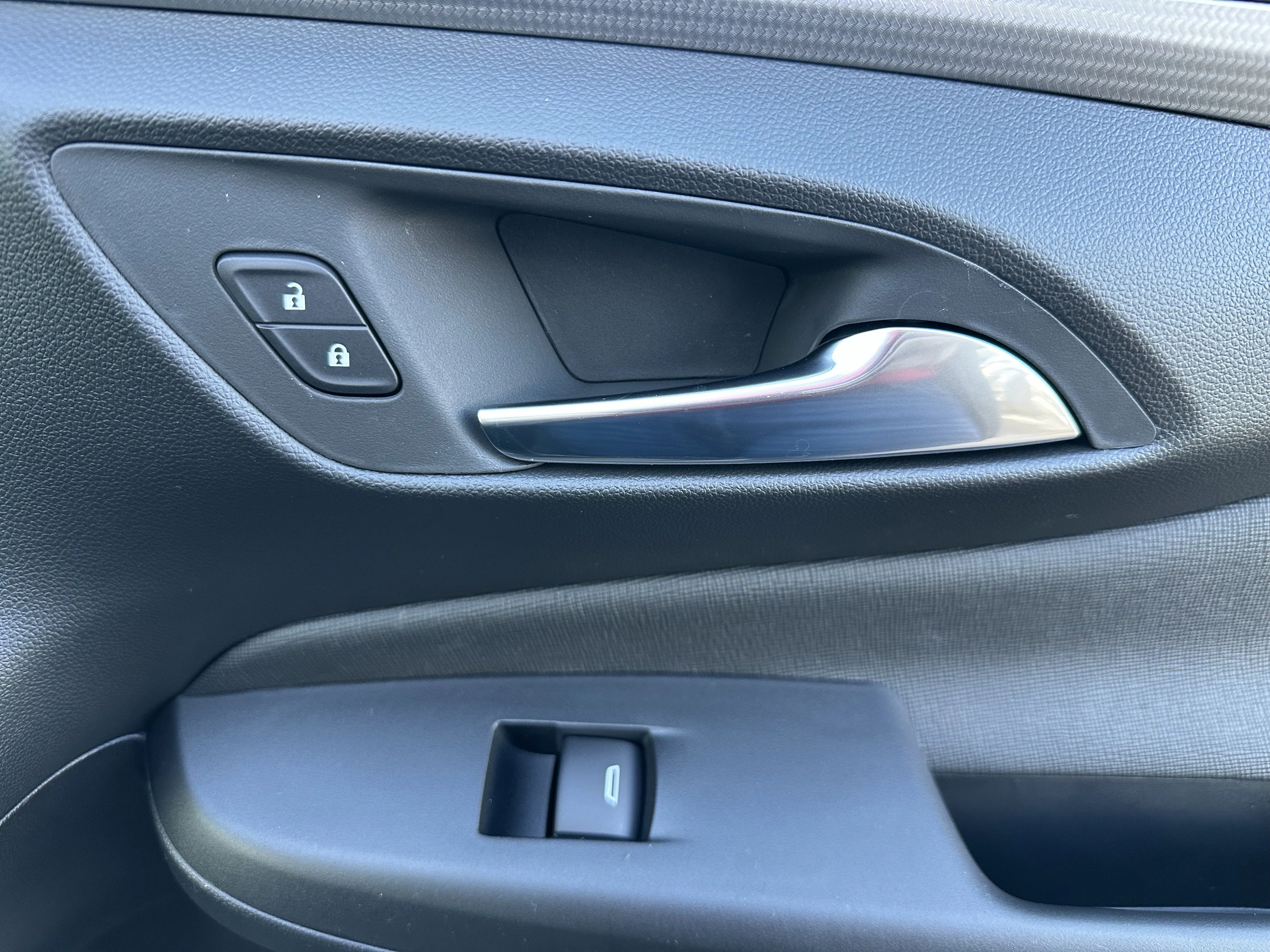 New 2026 Ebony Twilight Metallic Buick Avenir image 20