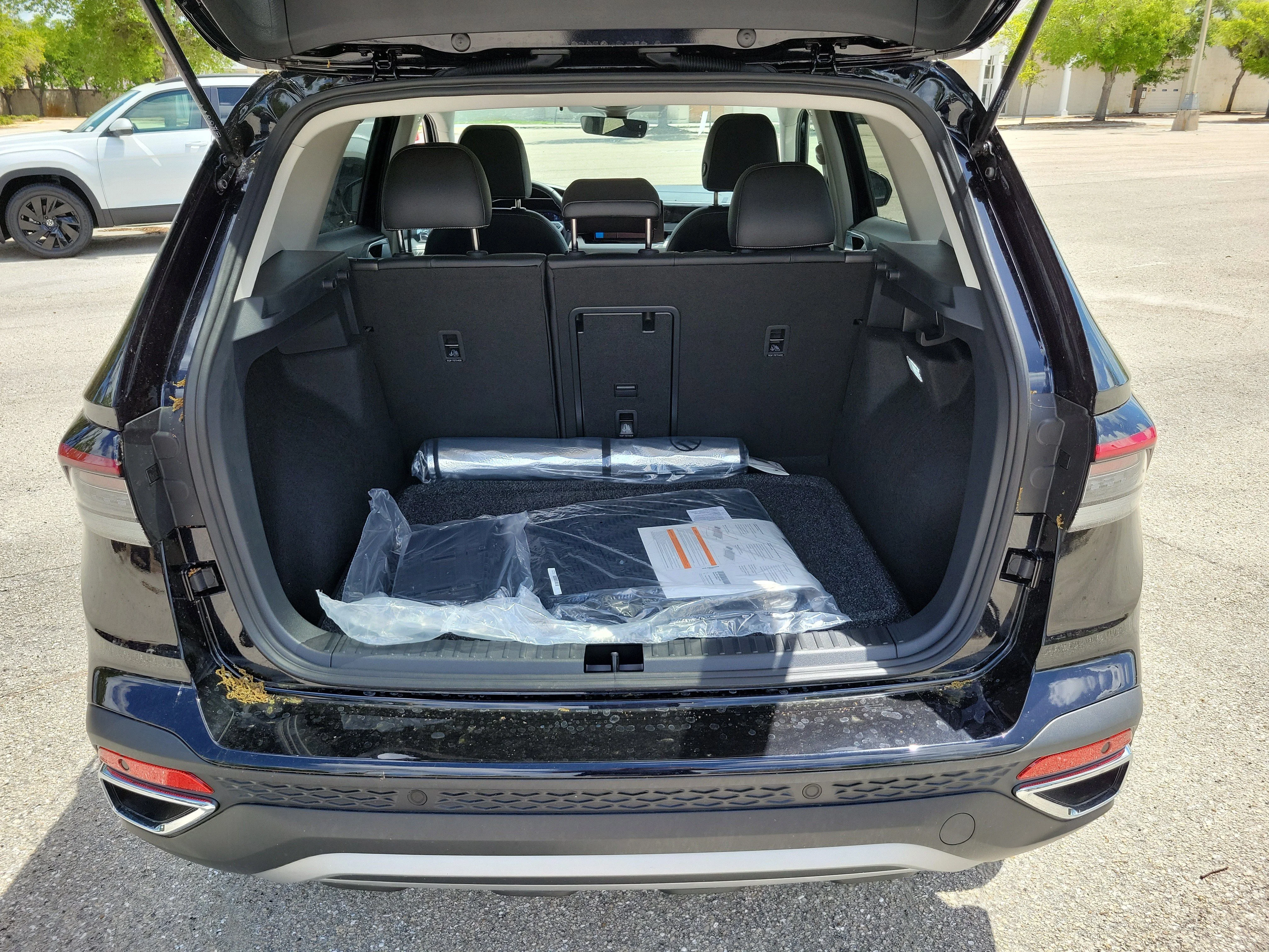 New 2026 Black Volkswagen 1.5T SEL image 13