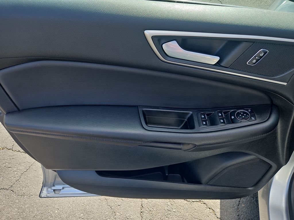 Used 2023 Silver Ford SEL image 12