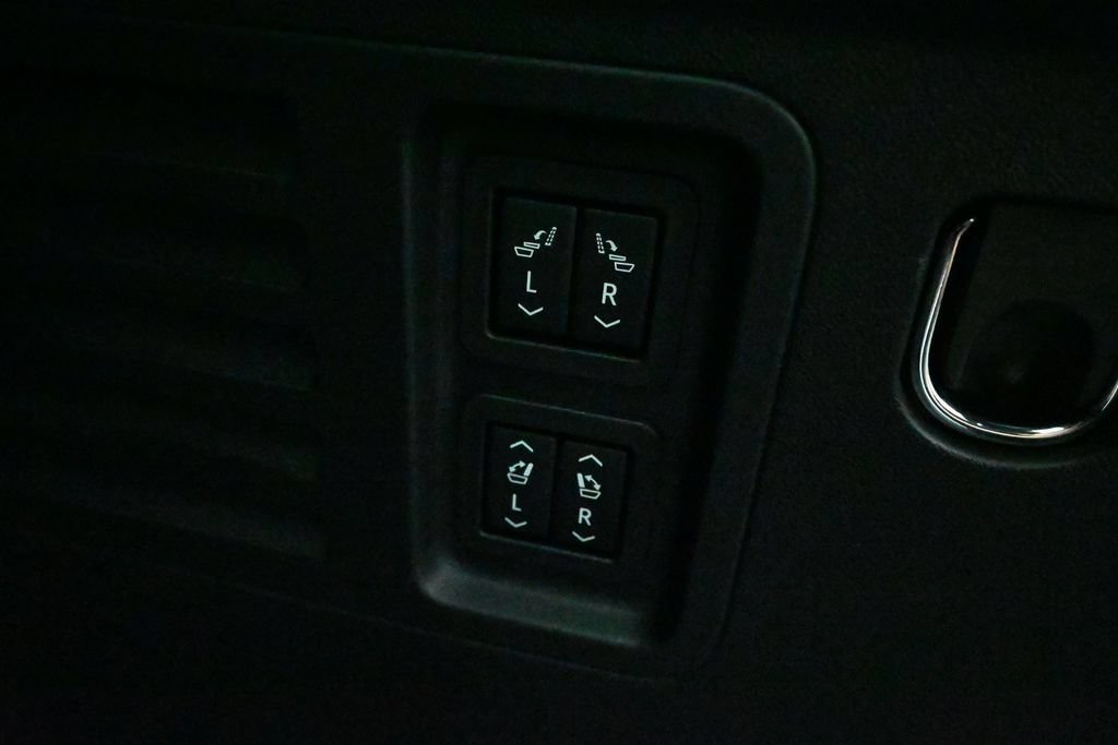2026 GMC Acadia Denali Ultimate - Photo 24