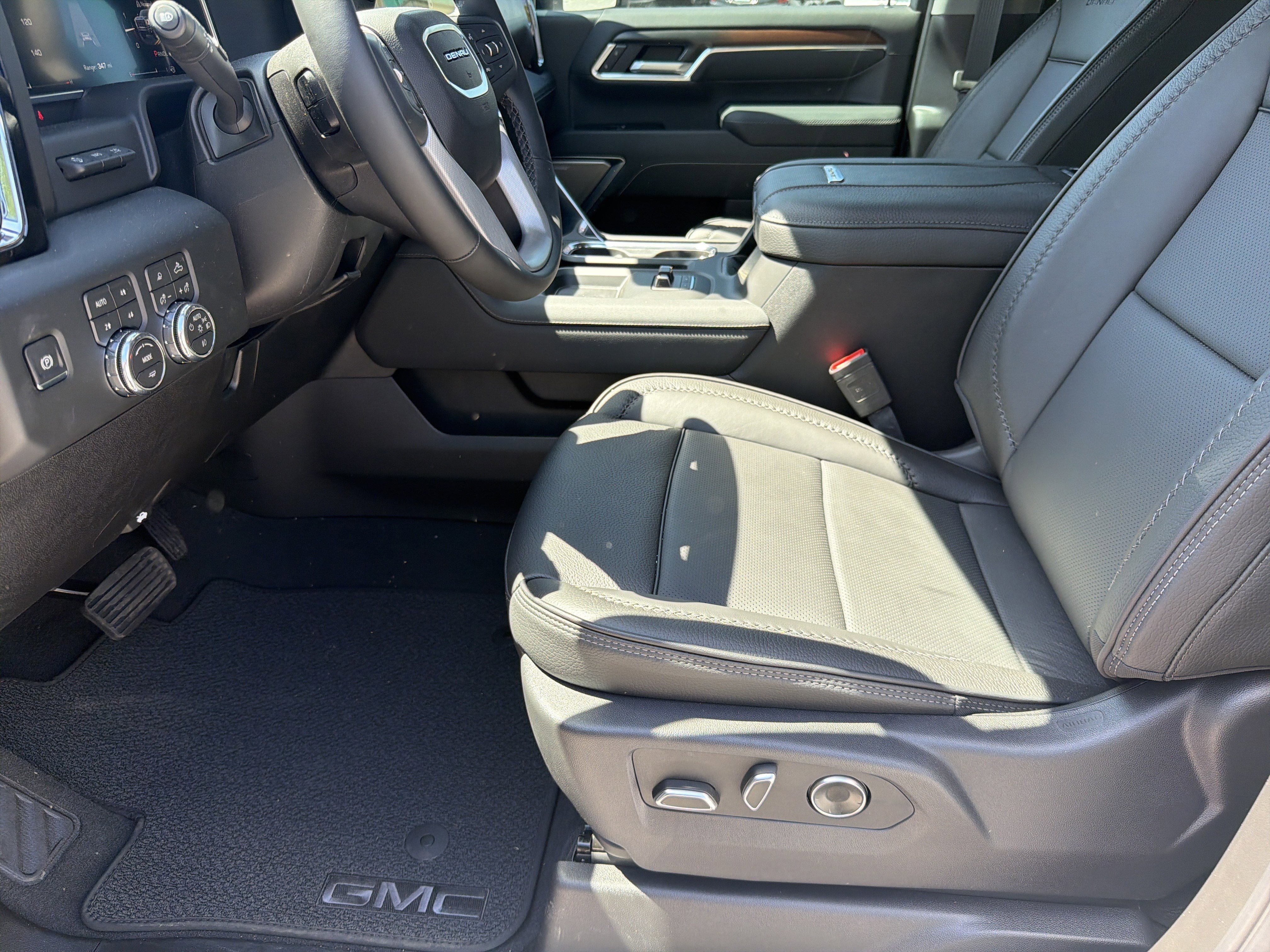 2026 GMC Sierra 2500HD Denali - Photo 14