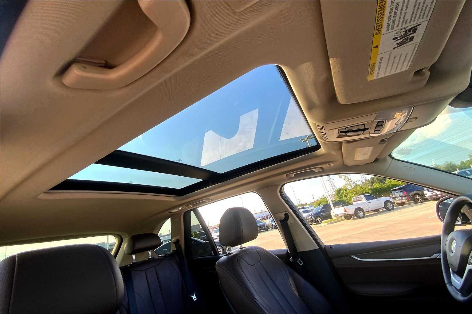 Used 2016 Imperial Blue Metallic BMW sDrive35i image 13