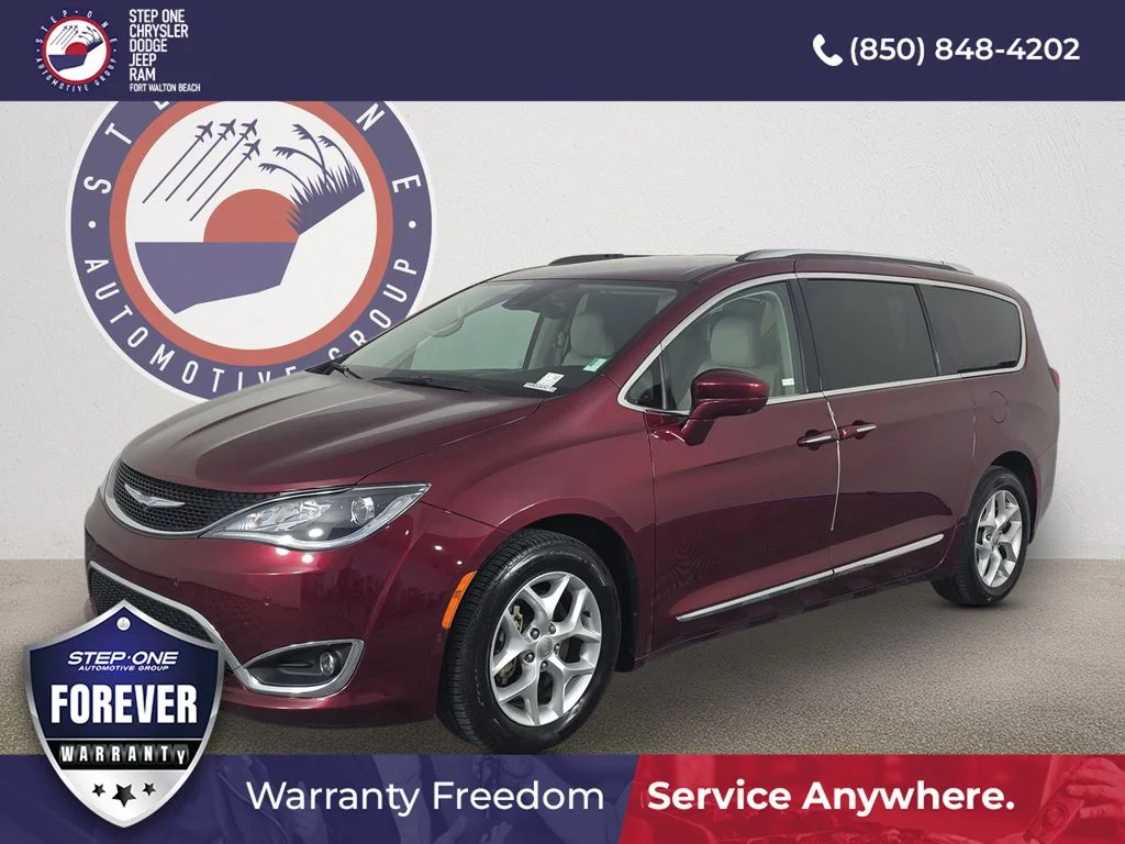 2017 Chrysler Pacifica Touring-L Plus's photo