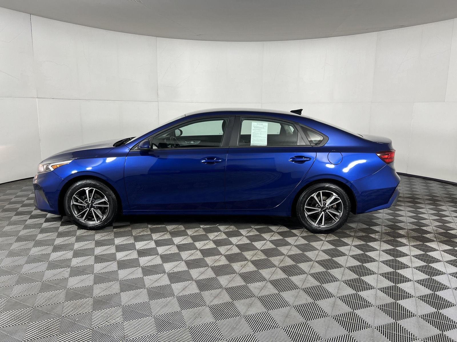 Used 2022 Deep Sea Blue Kia LXS image 33