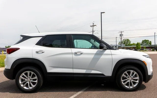 Used 2026 White Chevrolet LS image 5