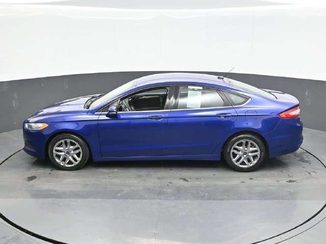 Used 2016 Blue Ford SE image 12