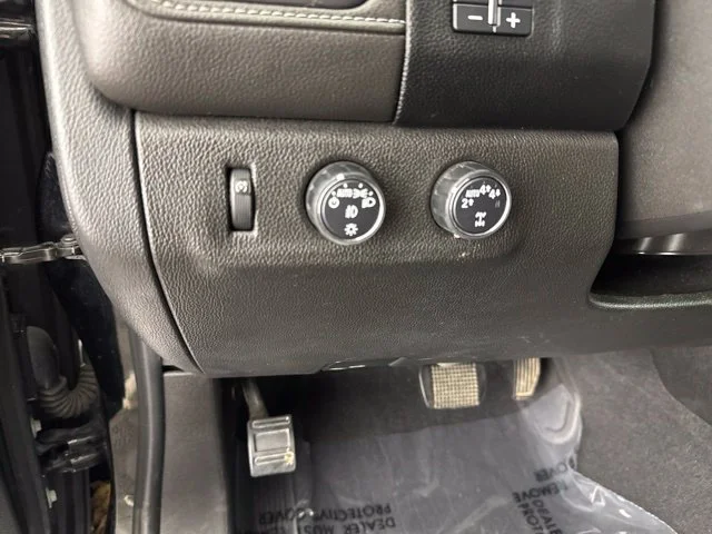 Used 2019 Black GMC SLE1 image 18