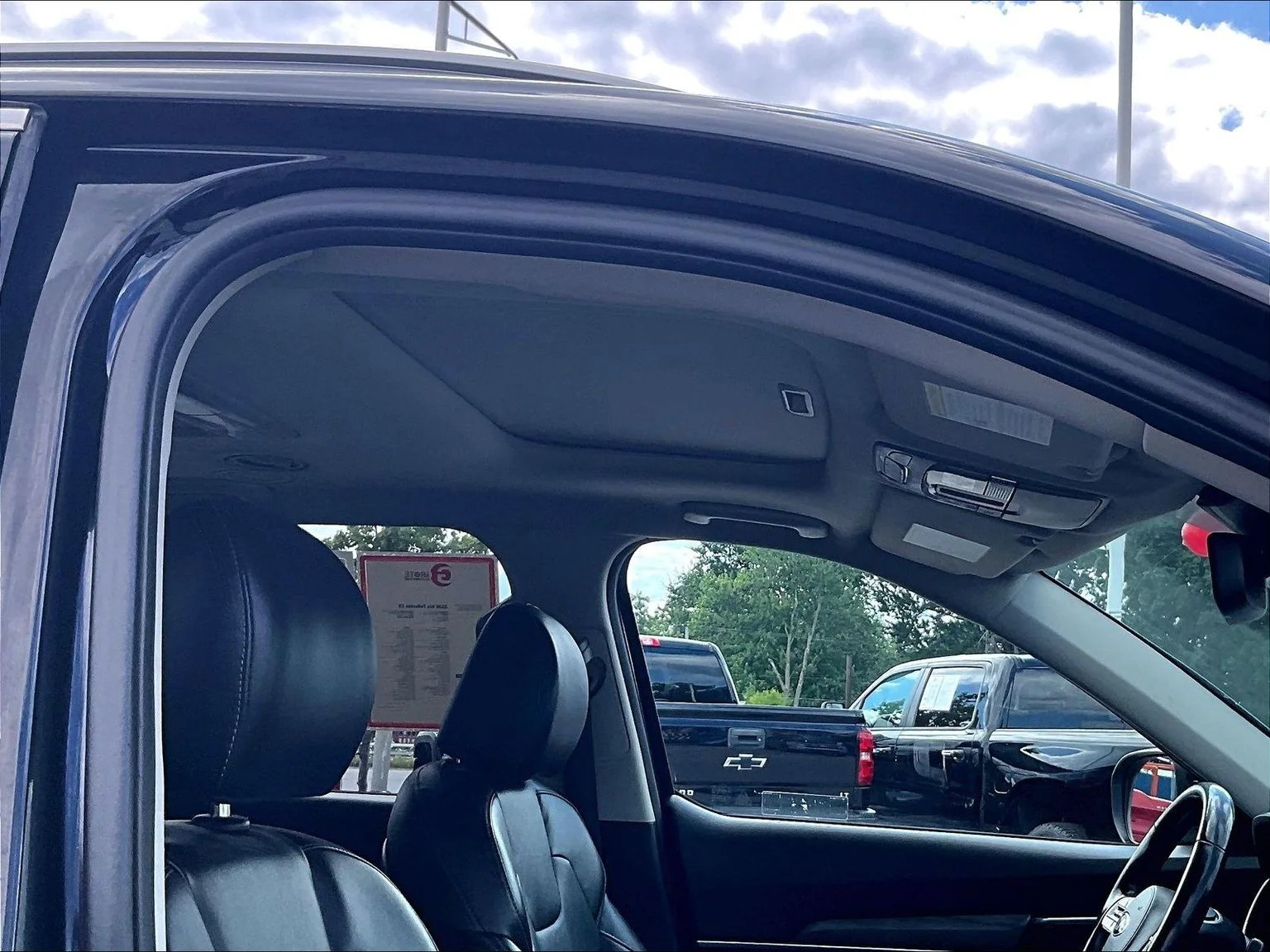 Used 2020 Black Kia EX image 22
