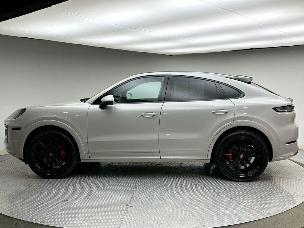 Used 2025  Porsche S image 10
