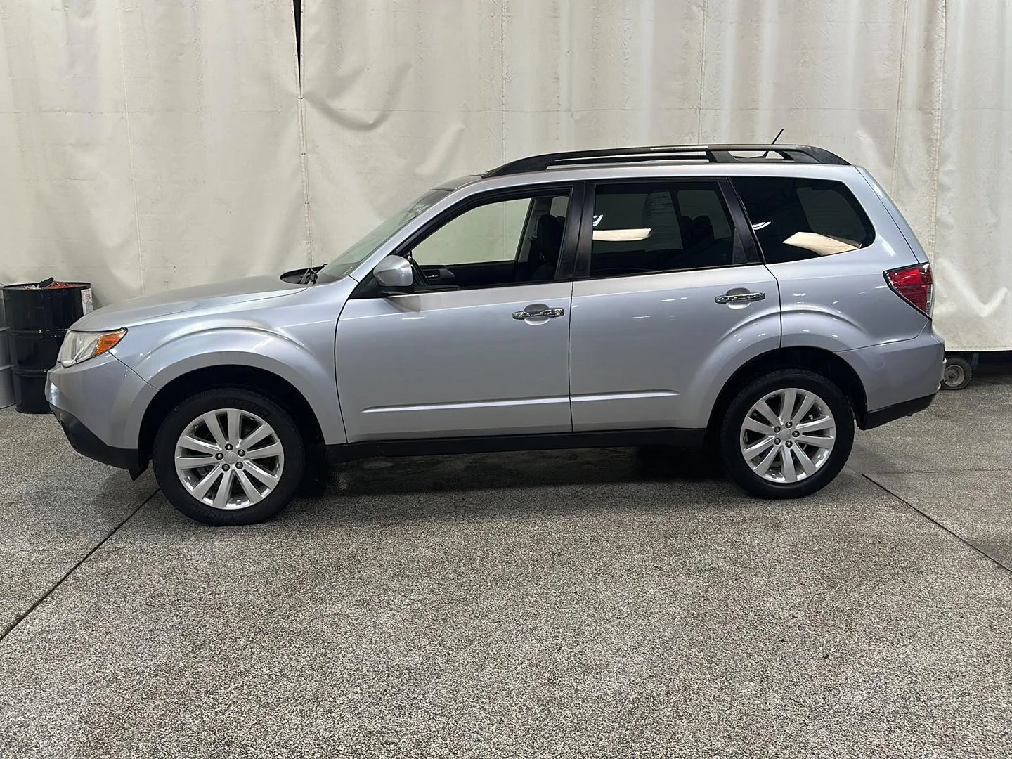 Used 2013 Subaru Forester X Premium Package with VIN JF2SHACC6DH433232 for sale in Waconia, Minnesota