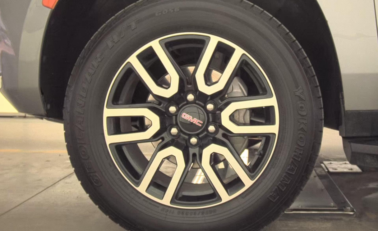 Used 2024 Silver GMC AT4 image 12