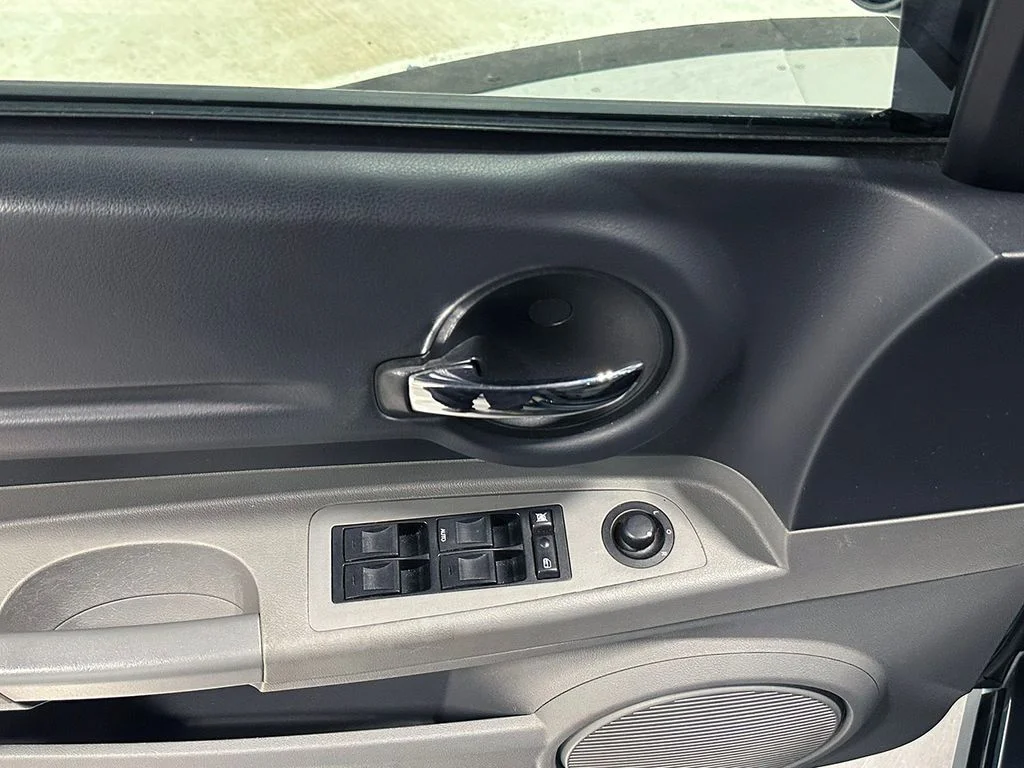 Used 2005 Green Dodge R/T image 48