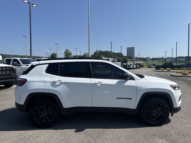 New 2026 White Jeep Latitude image 8