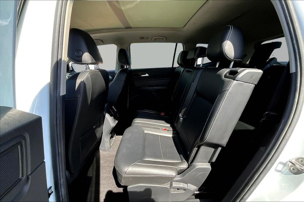 2022 Volkswagen Atlas SE w/Tech - Photo 22