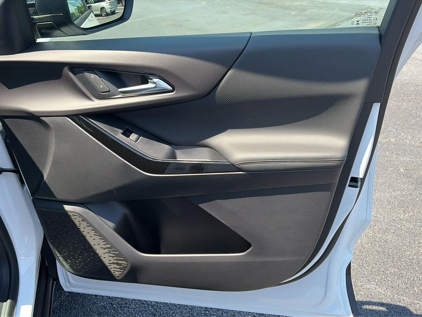 2027 Chevrolet Equinox LT - Photo 18