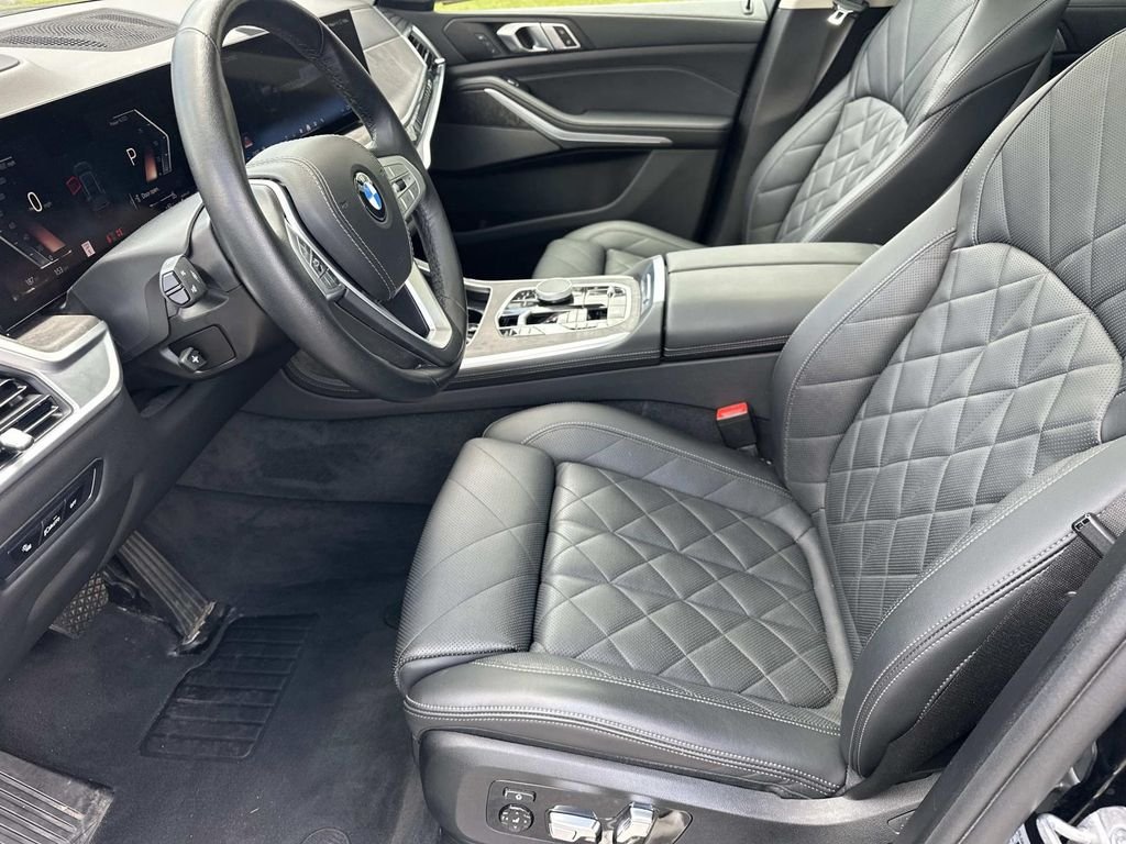 Used 2024 Black Sapphire Metallic BMW xDrive40i image 17