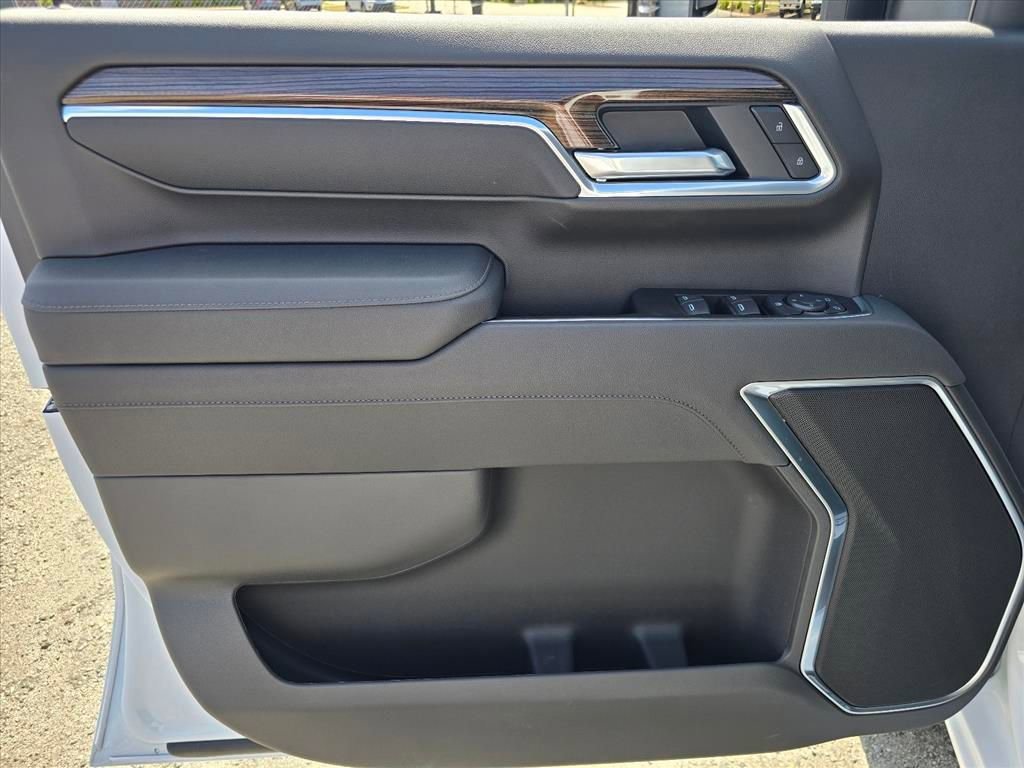 New 2026 Summit White Chevrolet LT image 8