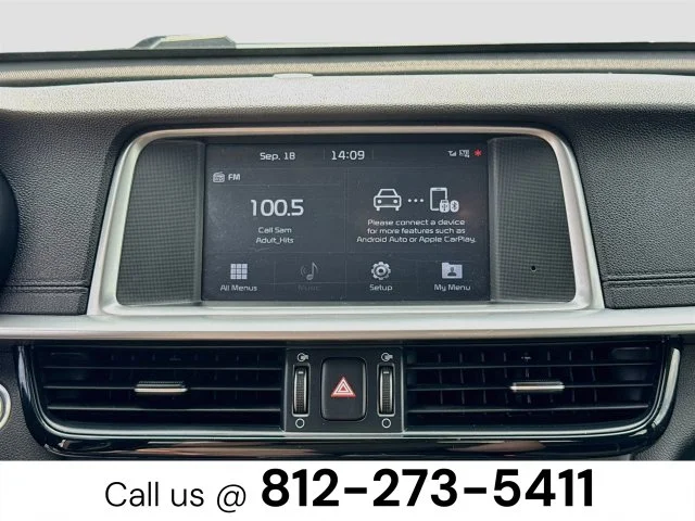 Used 2019 White Kia S image 14
