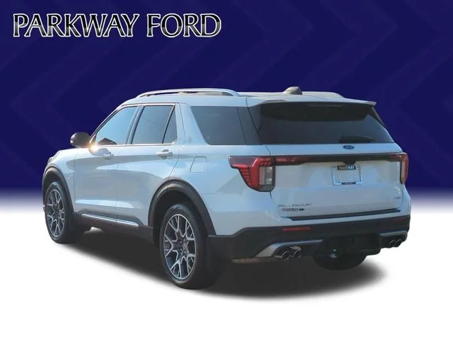 Used 2025 White Ford Platinum image 3
