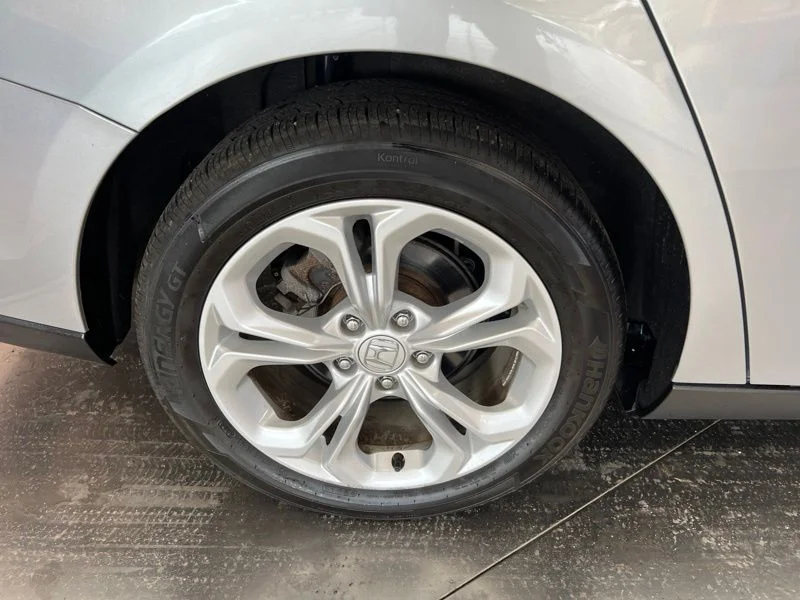 Used 2024  Honda LX image 9
