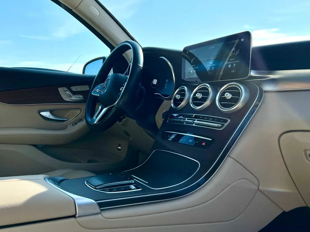 Certified Used 2022  Mercedes-Benz GLC 300 image 17
