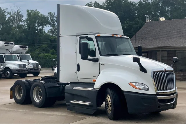 Pre-Owned 2021 International LT625 6x4 Day Cab