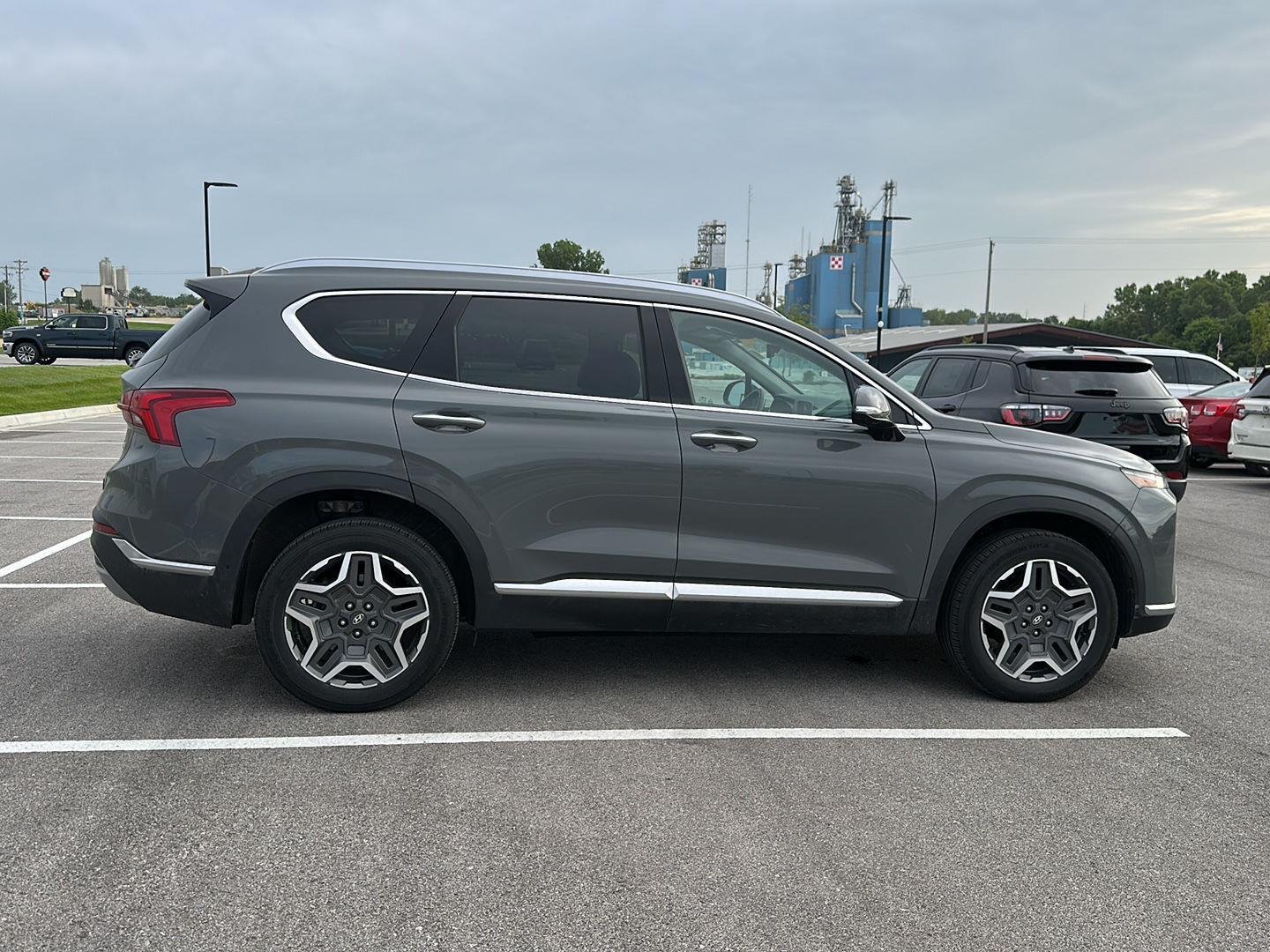 Certified Used 2023 Hampton Gray Hyundai Limited image 4