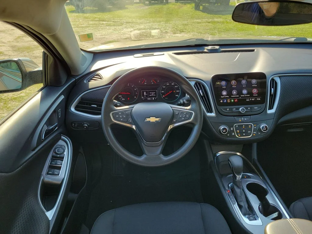 Used 2024 Mineral Gray Metallic Chevrolet LT image 27