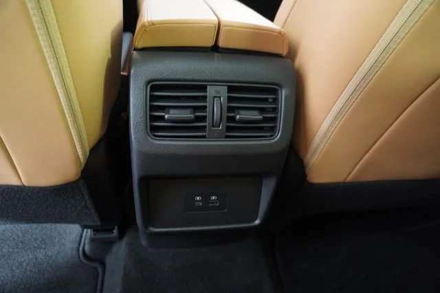 Used 2023 Black Nissan Platinum image 34