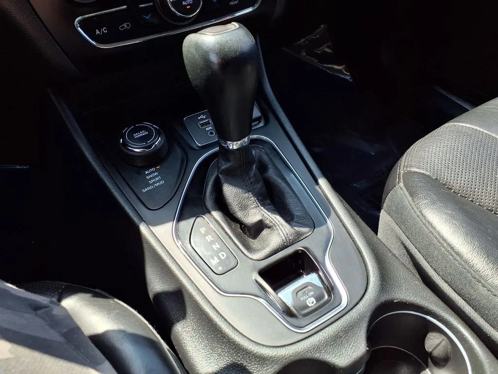 Used 2019 Red Jeep Limited image 11