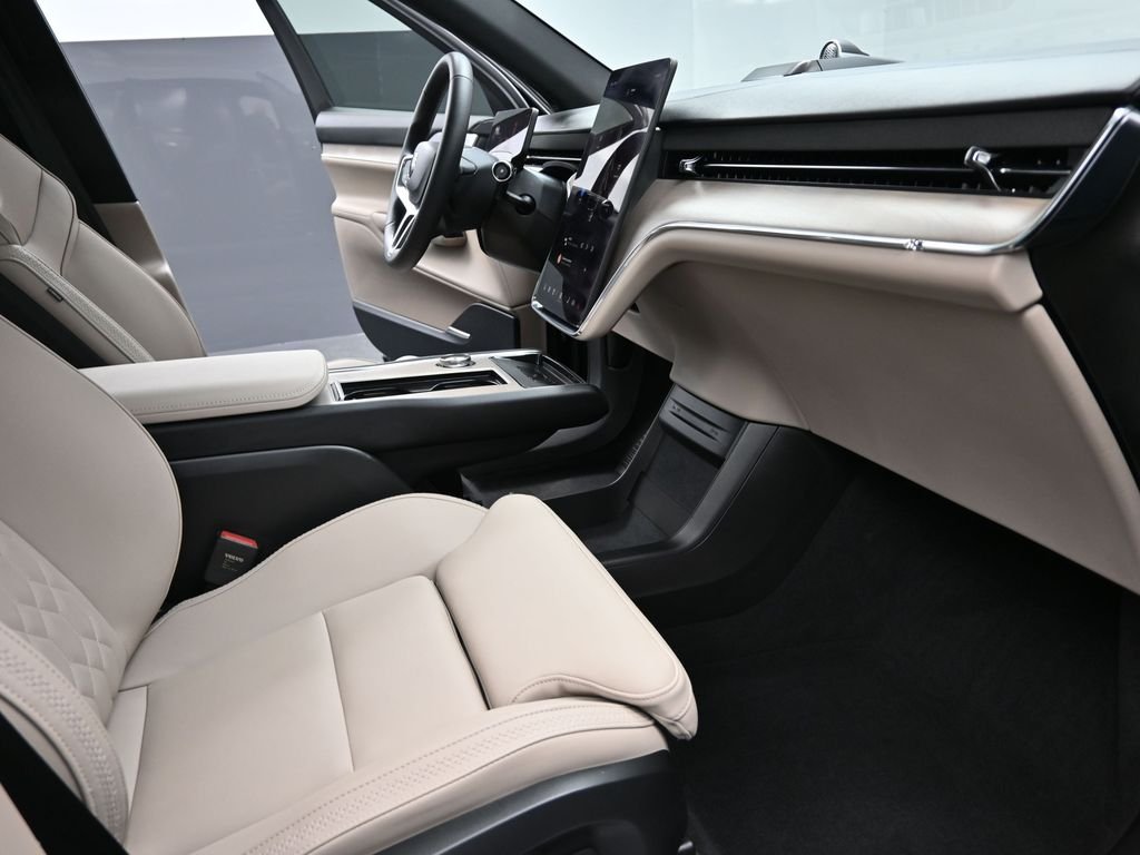 2025 Volvo EX90 Ultra - Photo 25
