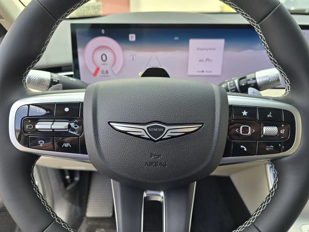 New 2026 White Genesis 2.5T Select image 18