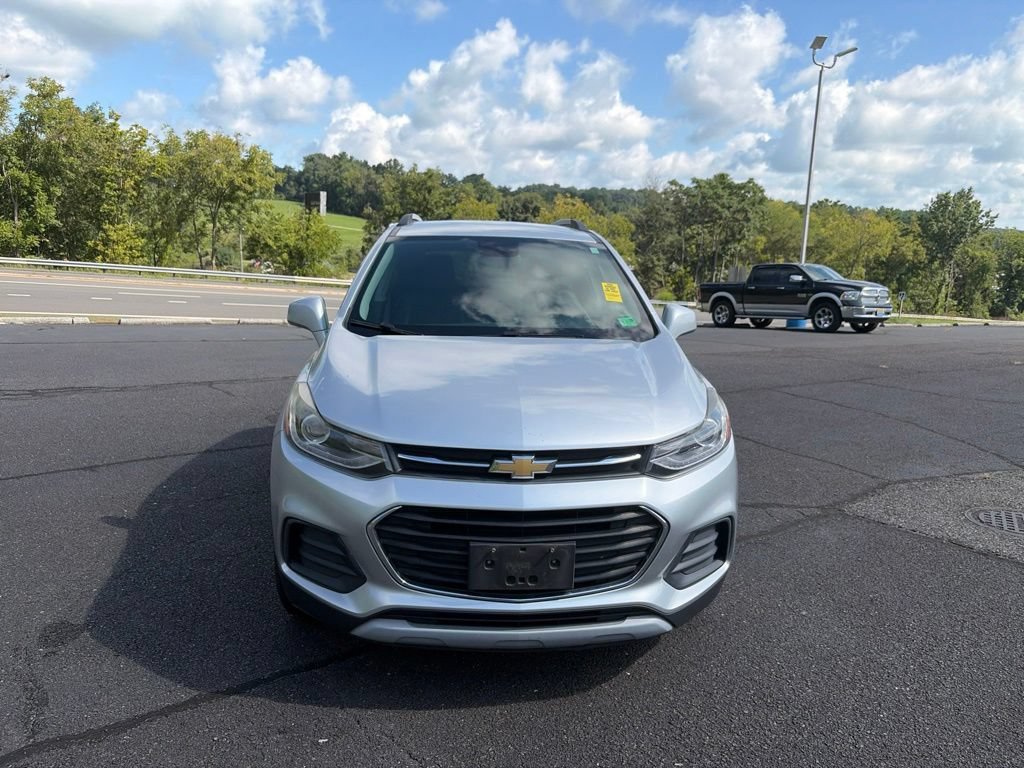 Used 2017 SILVER ICE METALLIC Chevrolet LT image 3