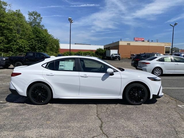 New 2026 Ice Cap Toyota SE image 2