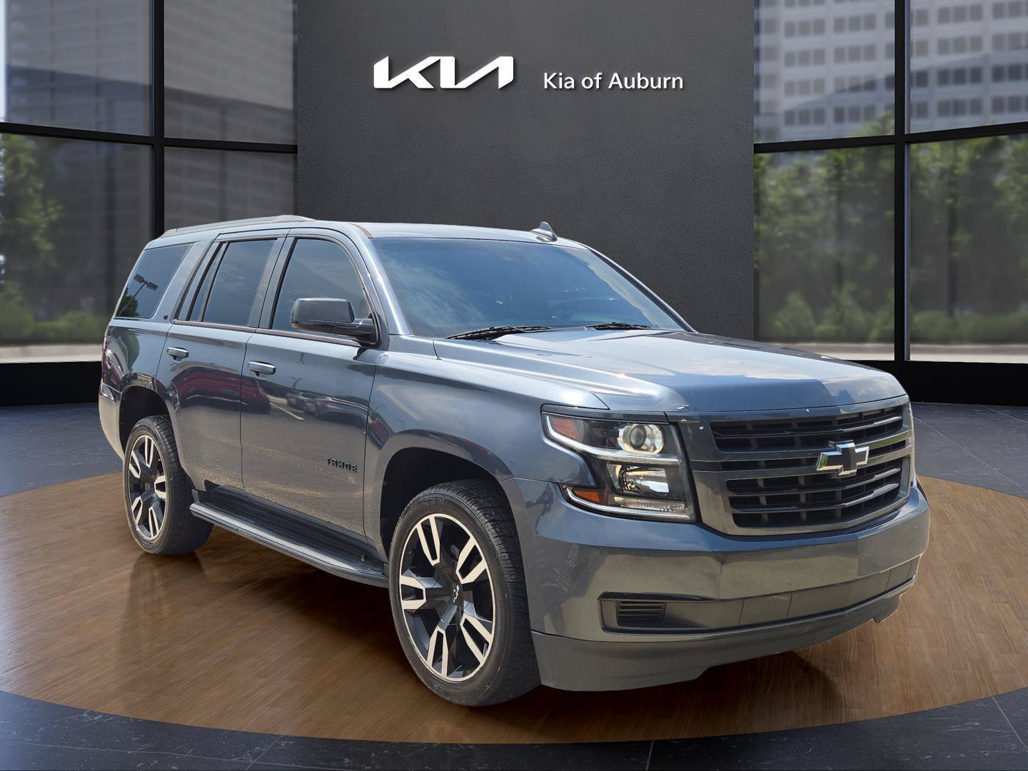 Used 2019 Green Chevrolet LT image 3