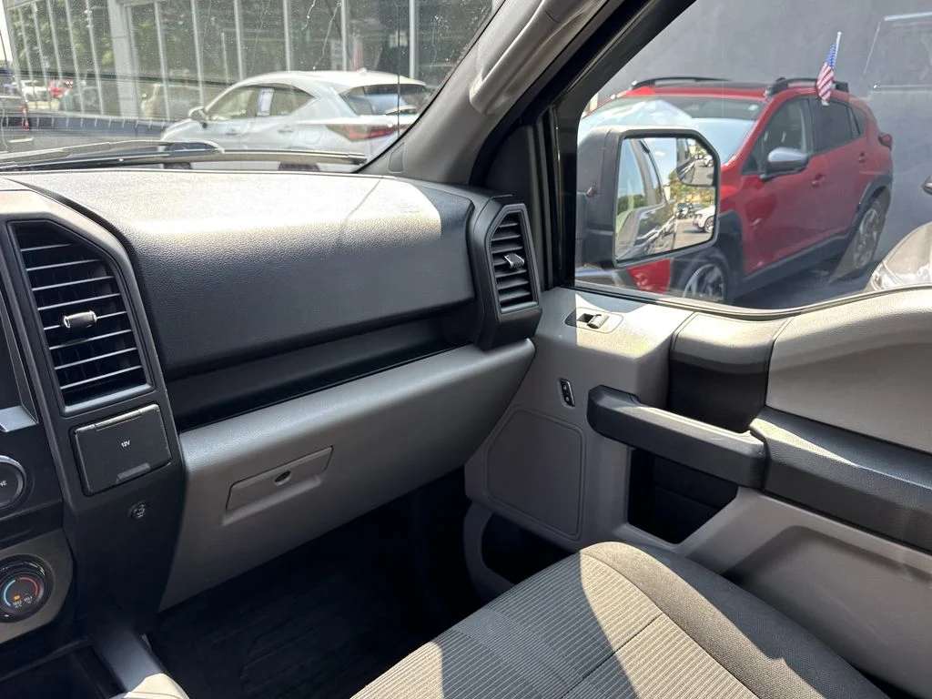 Used 2018 Blue Ford XL image 16