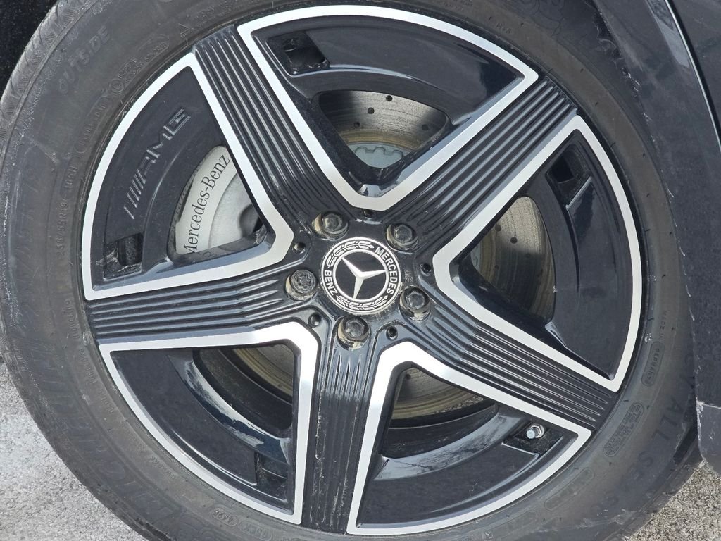 New 2026 Black Mercedes-Benz GLC 300 image 11