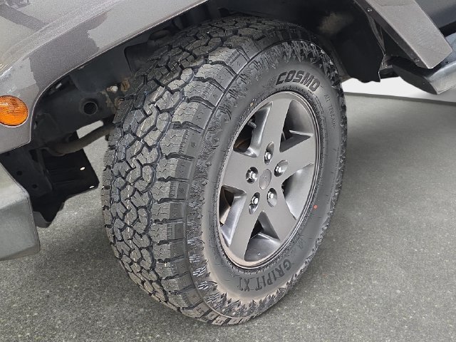 Used 2016 Gray Jeep Unlimited Sport image 29