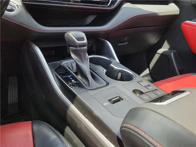 Used 2023 Wind Chill Pearl Toyota XSE Front-Wheel Drive image 9