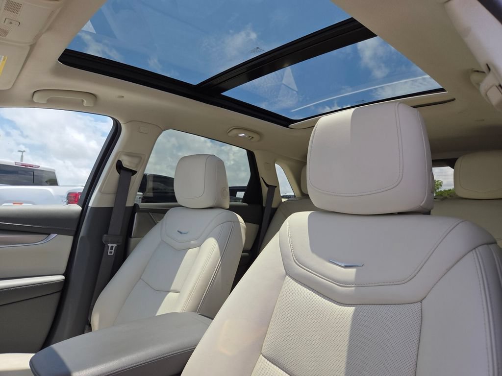 Used 2023 Crystal White Tricoat Cadillac AWD Premium Luxury image 27