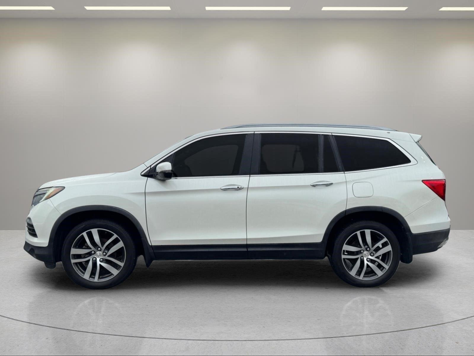 Used 2017 White Diamond Pearl Honda Elite image 9