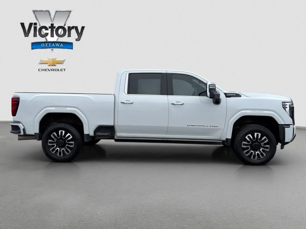Used 2024 White GMC Denali Ultimate image 7