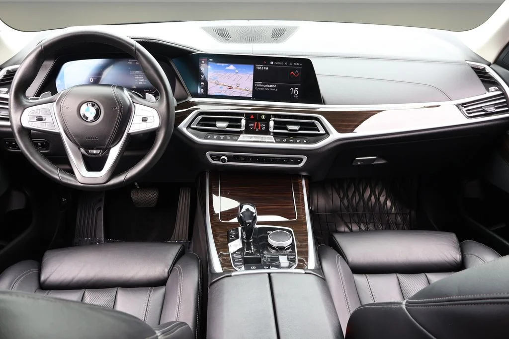 Used 2021 Gray BMW xDrive40i image 14