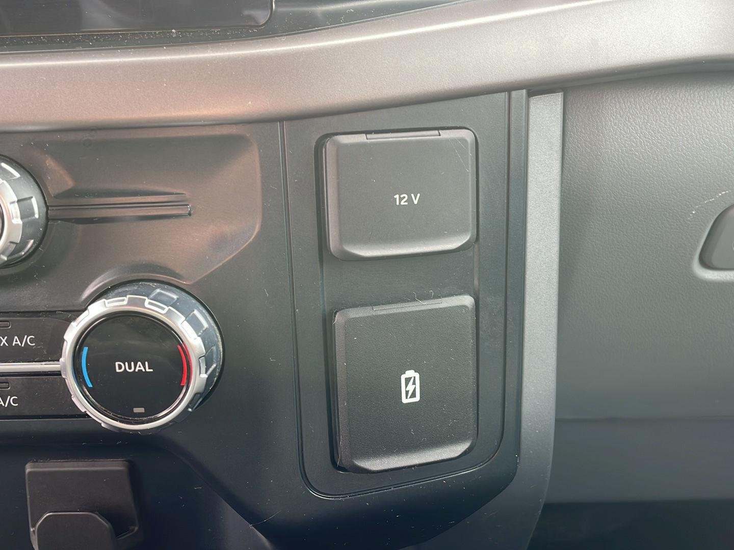 Used 2025 Oxford White Ford XLT image 25