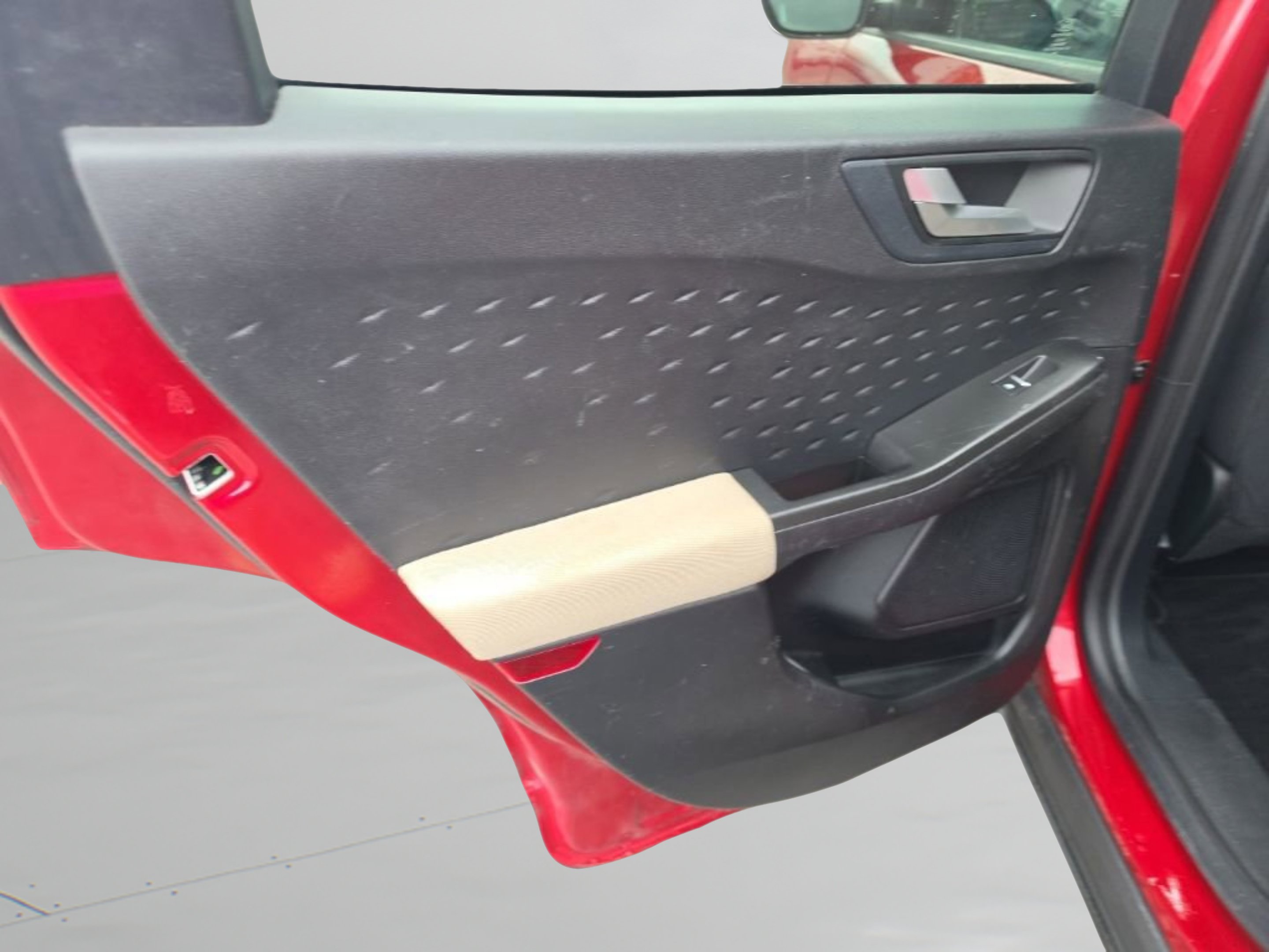Used 2020 Red Ford SE image 20