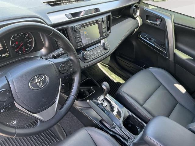 Certified Used 2018 SILVER SKY METALLIC Toyota  image 13