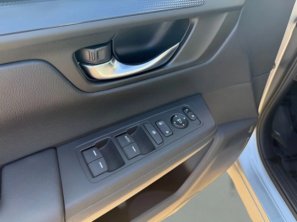 Used 2025 Silver Honda LX image 10