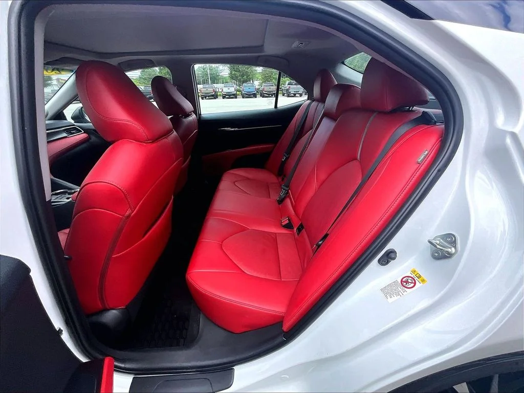 Used 2018 Black Toyota XSE V6 image 15