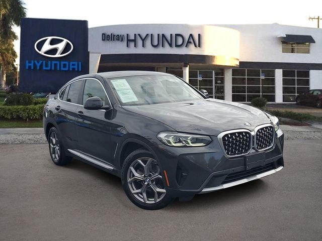 2022 BMW X4 xDrive30i's photo