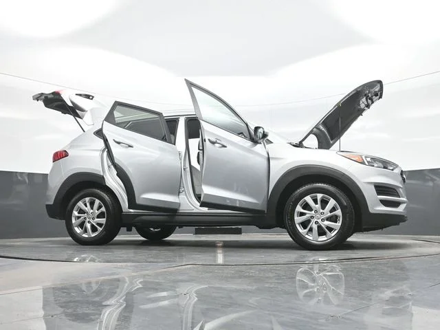 Used 2019 Silver Hyundai Value image 31